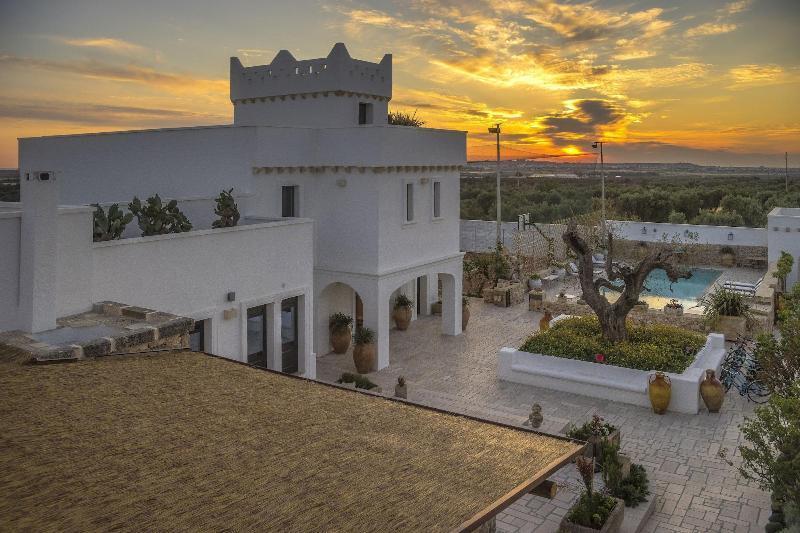 Masseria Le Mandorle Hotel Ugento Exterior photo